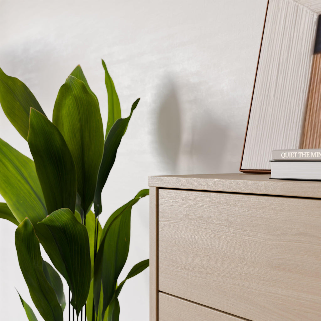 Alice Springs 4 Drawer Chest with Push-to-Open Drawers in Elegancia Oak and White - image 8
