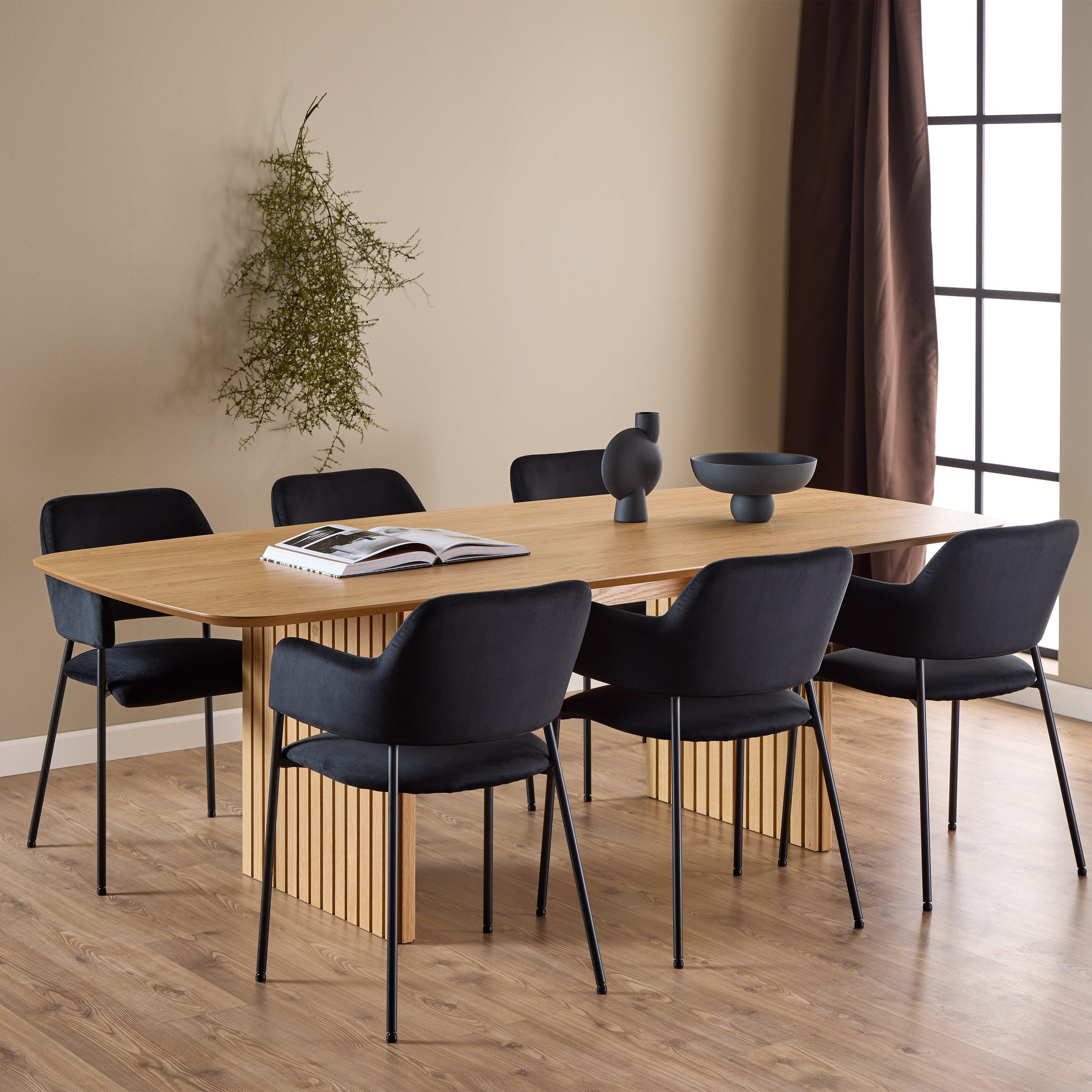 Christo Dining Table in Oak - image 4