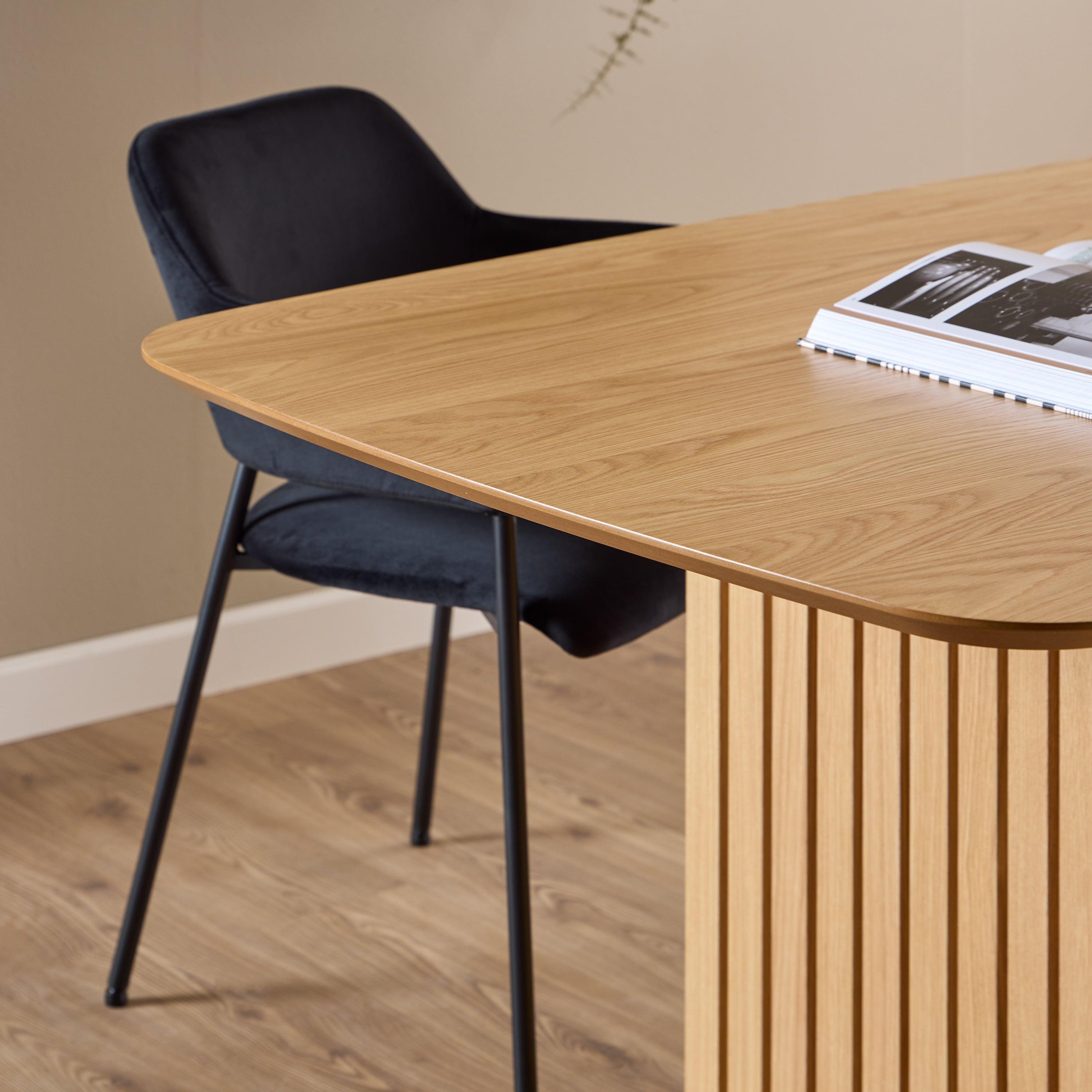 Christo Dining Table in Oak - image 6